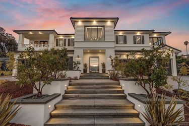 6389 Castejon Dr, La Jolla, CA