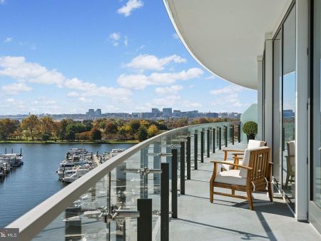 601 Wharf St SW UNIT 702, Washington, DC 20024
