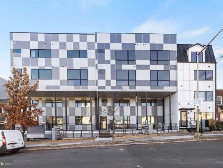 824 18th St NE #201, Washington, DC 20002